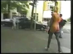 الشرج من الصعب سكسي فرنسيي على الأريكة الكرز