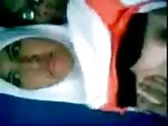 فتاة في حالة سكر في حانة أظهر لي كل شيء موقع فرنسي سكسي
